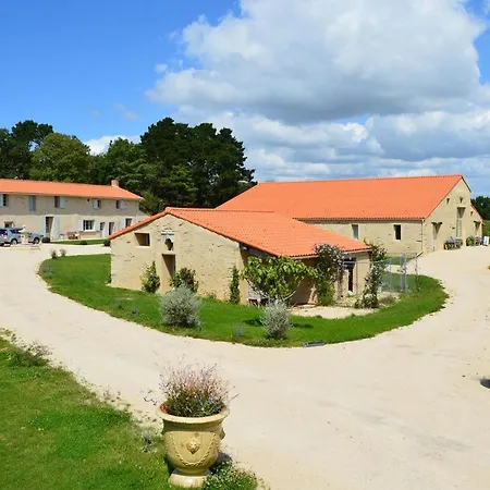 Zenbreak - Les Allees De Terre Neuve Bed & Breakfast *